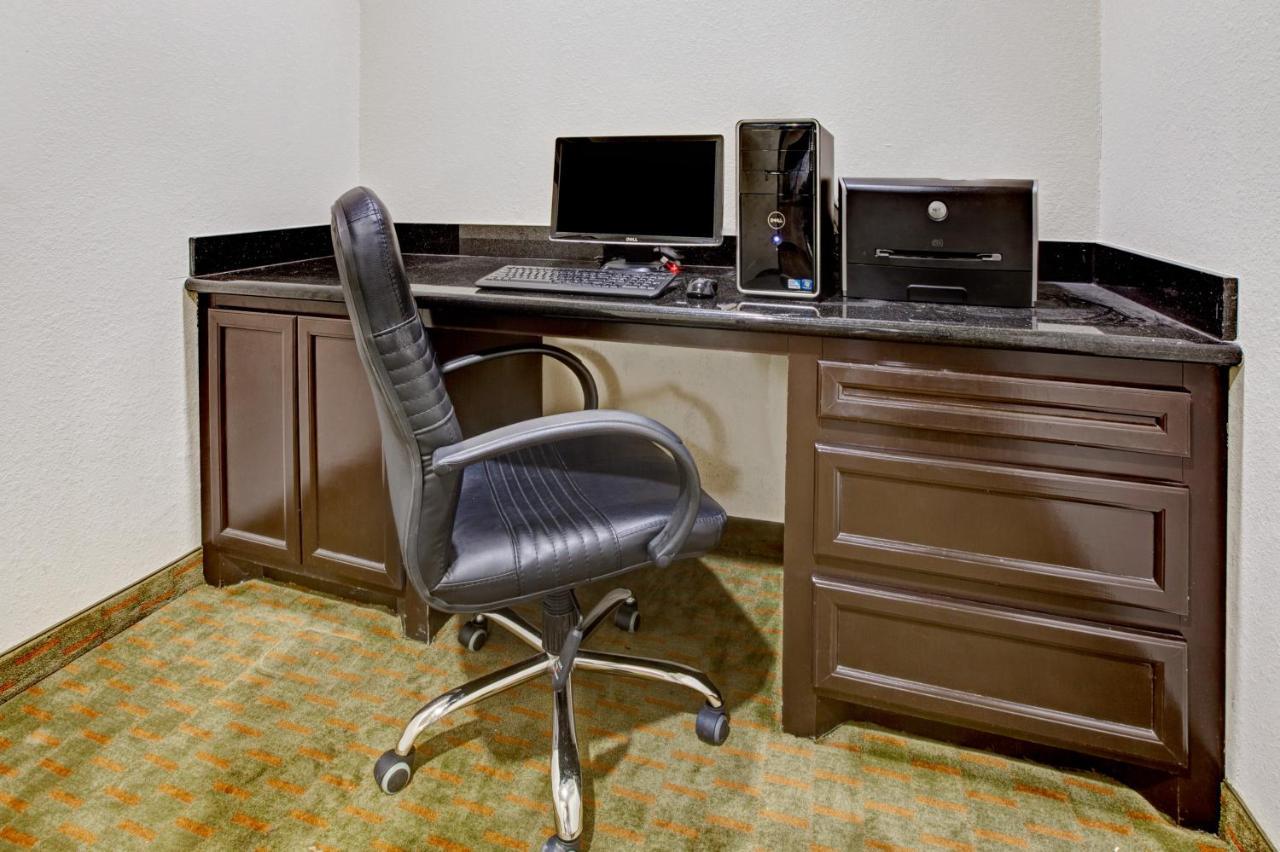 Scottish Inns And Suites - เลอพอร์ต ภายนอก รูปภาพ
